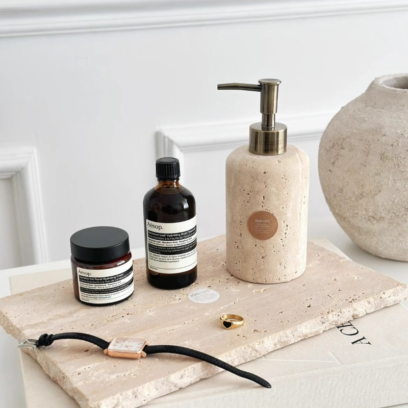Lotiondispenser van natuurstee - Luxury Skincare Jars recensie en prijs